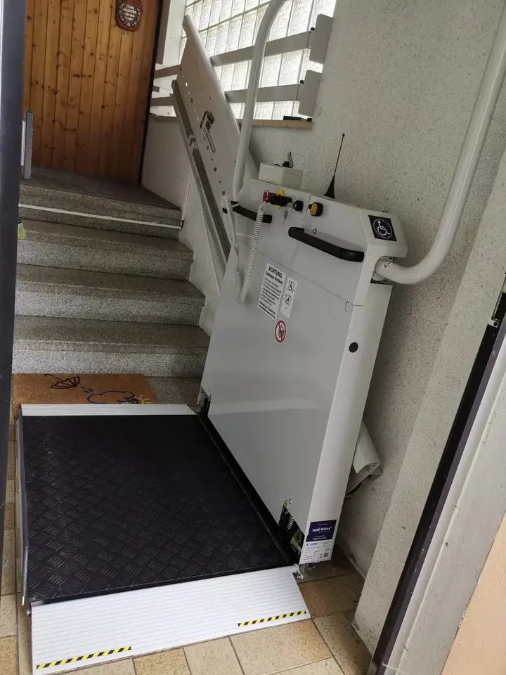 Indoor Platform Lift installation in La Grange (Oldham County)