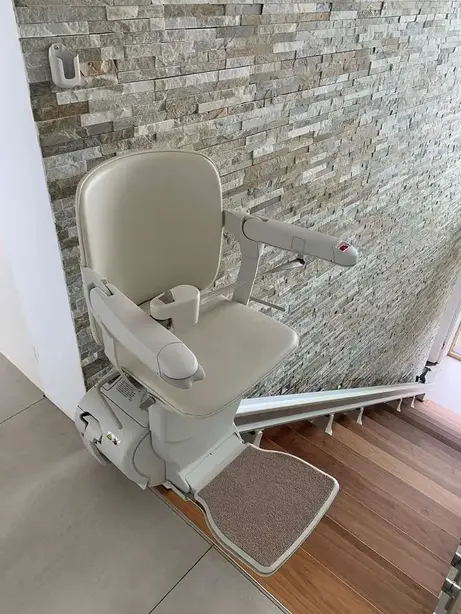 Curved Indoor Stair Lift installation in Hamburg (Fairfield County)